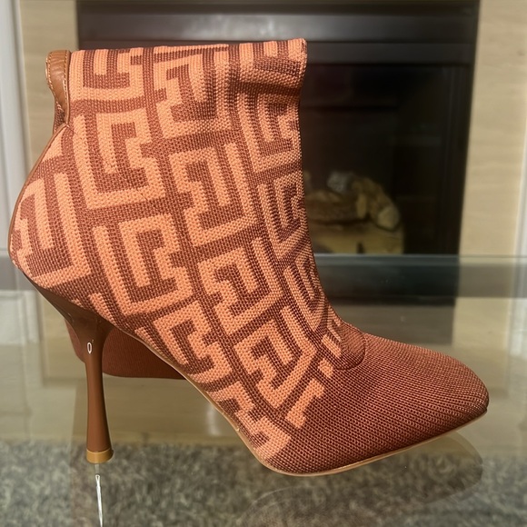 New In Box Leighton Printed Knit Heeled Boots, 9/10 - Picture 8 of 9